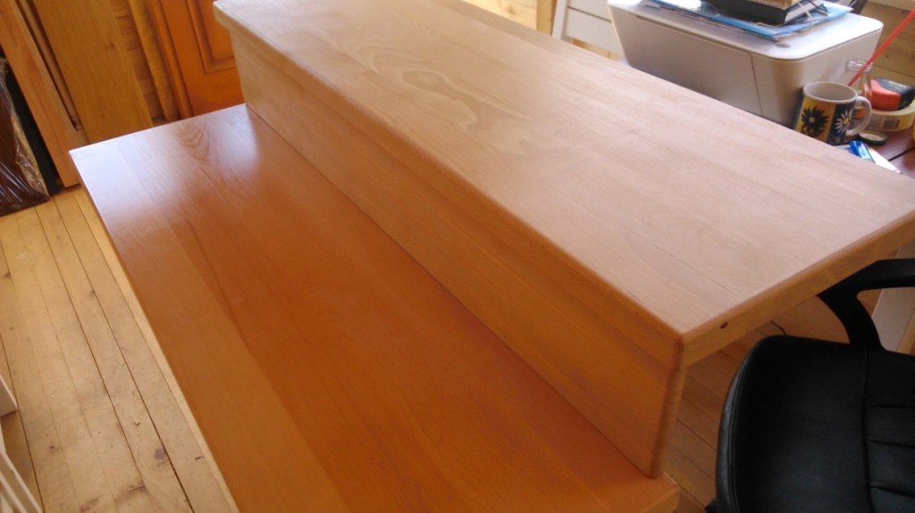 Буково стъпало със чело